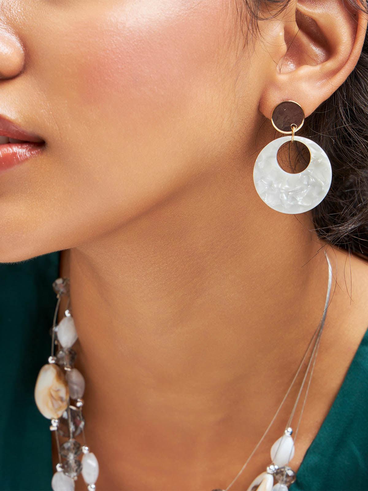 Beruzu - Gold Circular Earrings with Marble-Texured Acrylic Accents - Beruzu Fashion