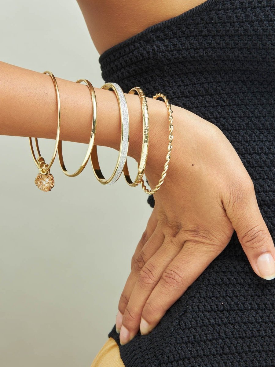 Beruzu - Diverse Gold-Plated Bangle Set with Crystal and Floral Accents - Eclectic & Elegant - Beruzu Fashion