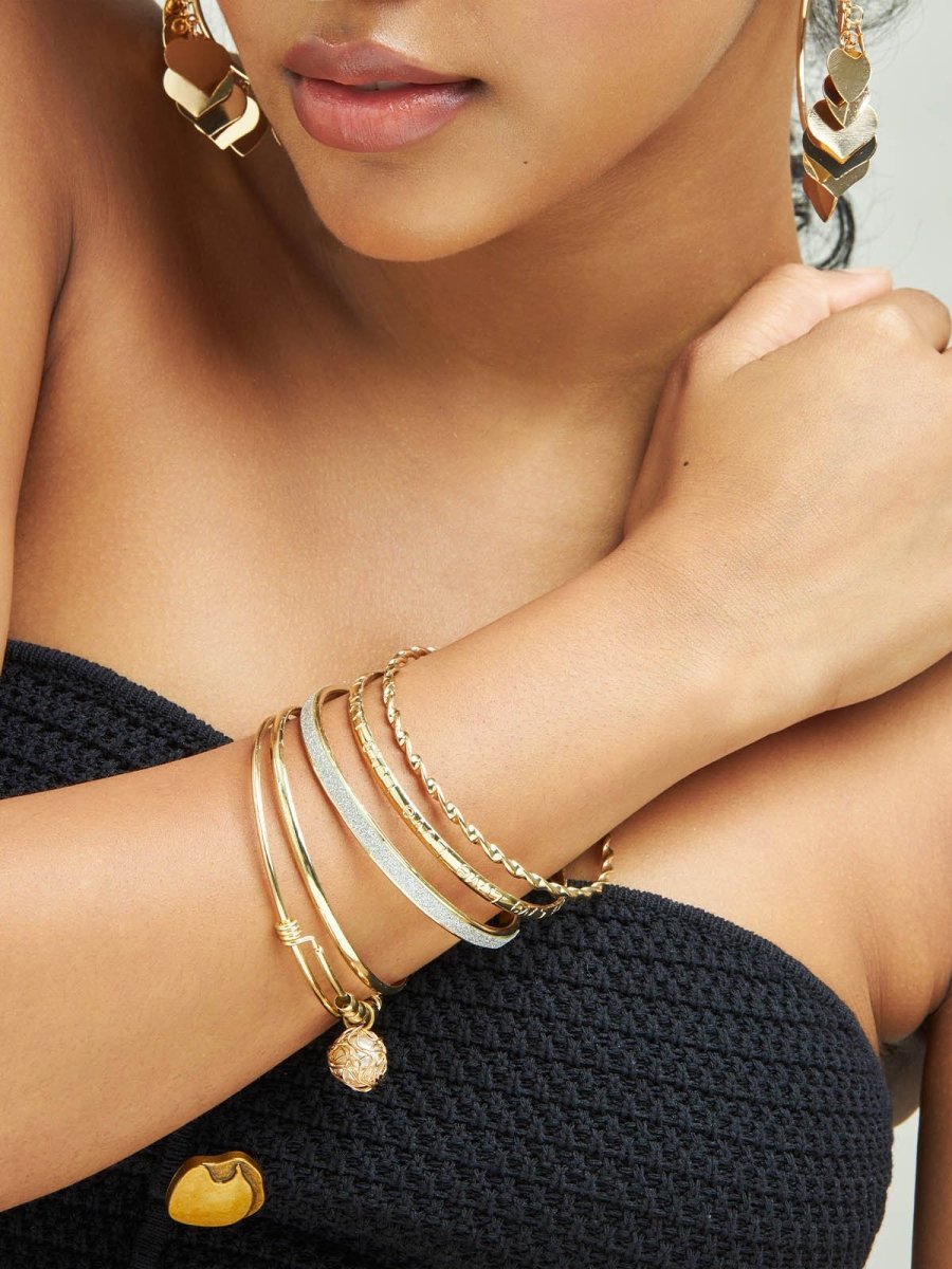 Beruzu - Diverse Gold-Plated Bangle Set with Crystal and Floral Accents - Eclectic & Elegant - Beruzu Fashion