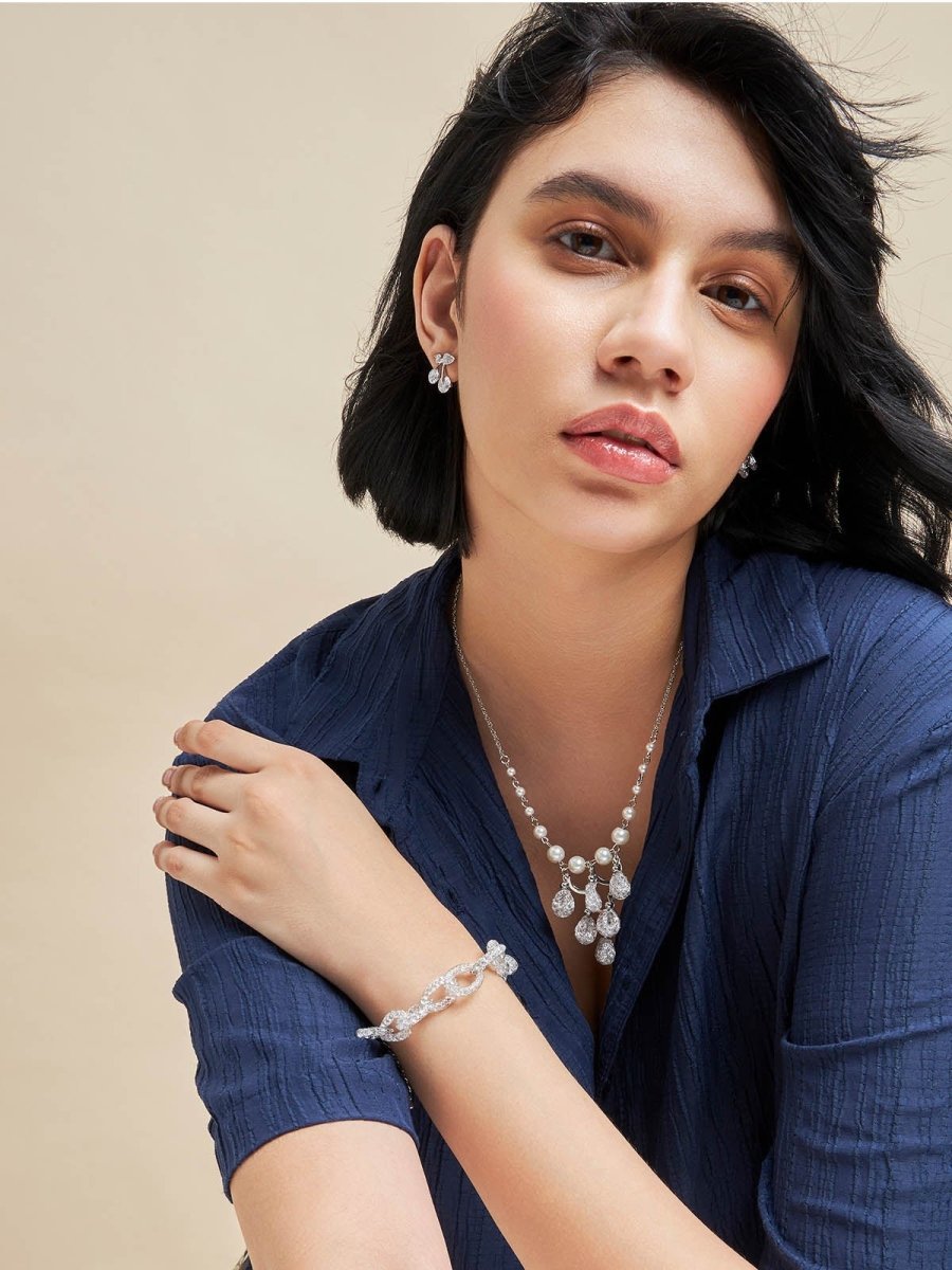 Beruzu - Elegant Silver Mesh Hoop Bracelet with Sparkling Metal Accents - Beruzu Fashion