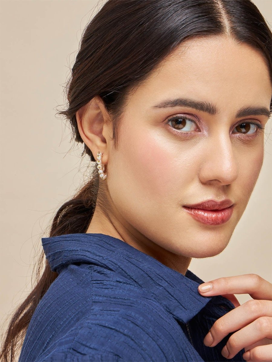 Beruzu - Elegant White Beaded Earrings with Gold-Plated Centerpiece - Beruzu Fashion