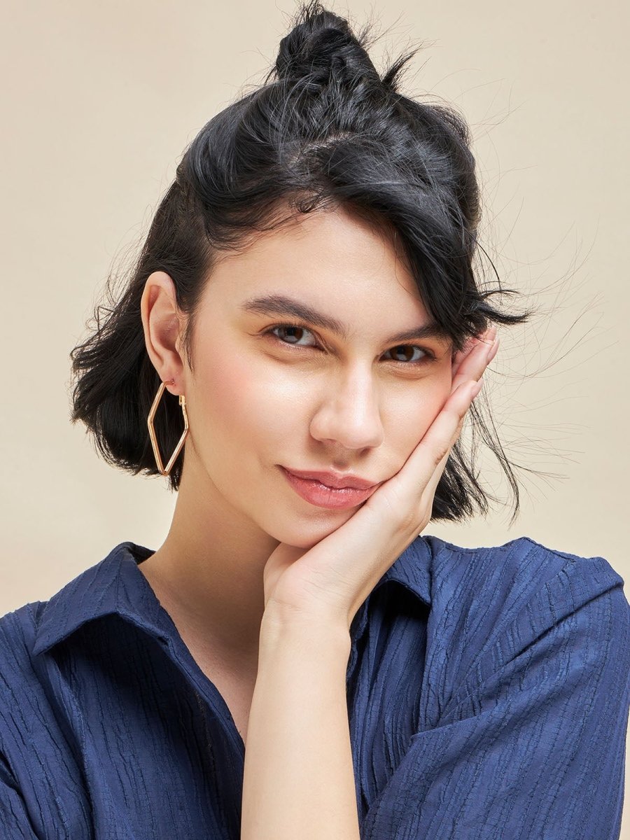 Beruzu - Geometric Glamour: Gold Pentagon Hoop Earrings