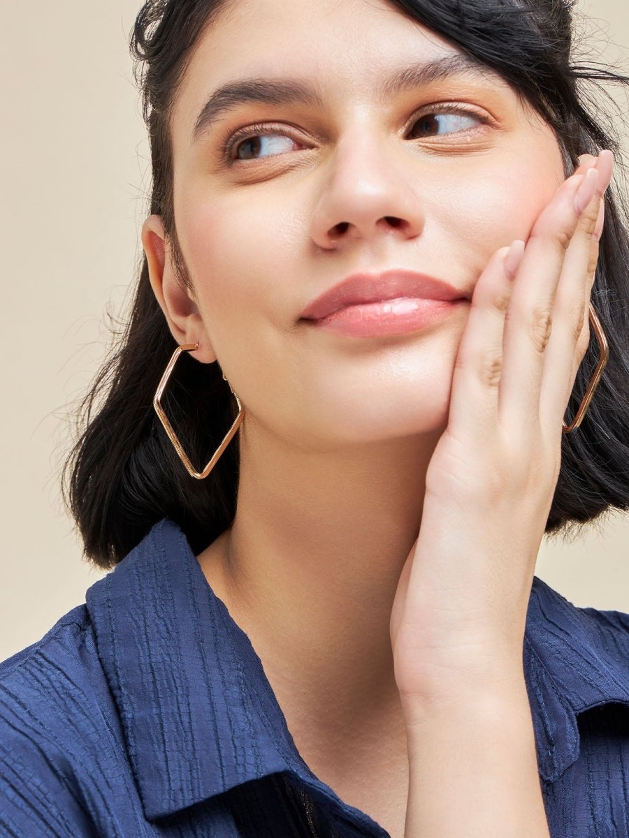 Beruzu - Geometric Glamour: Gold Pentagon Hoop Earrings