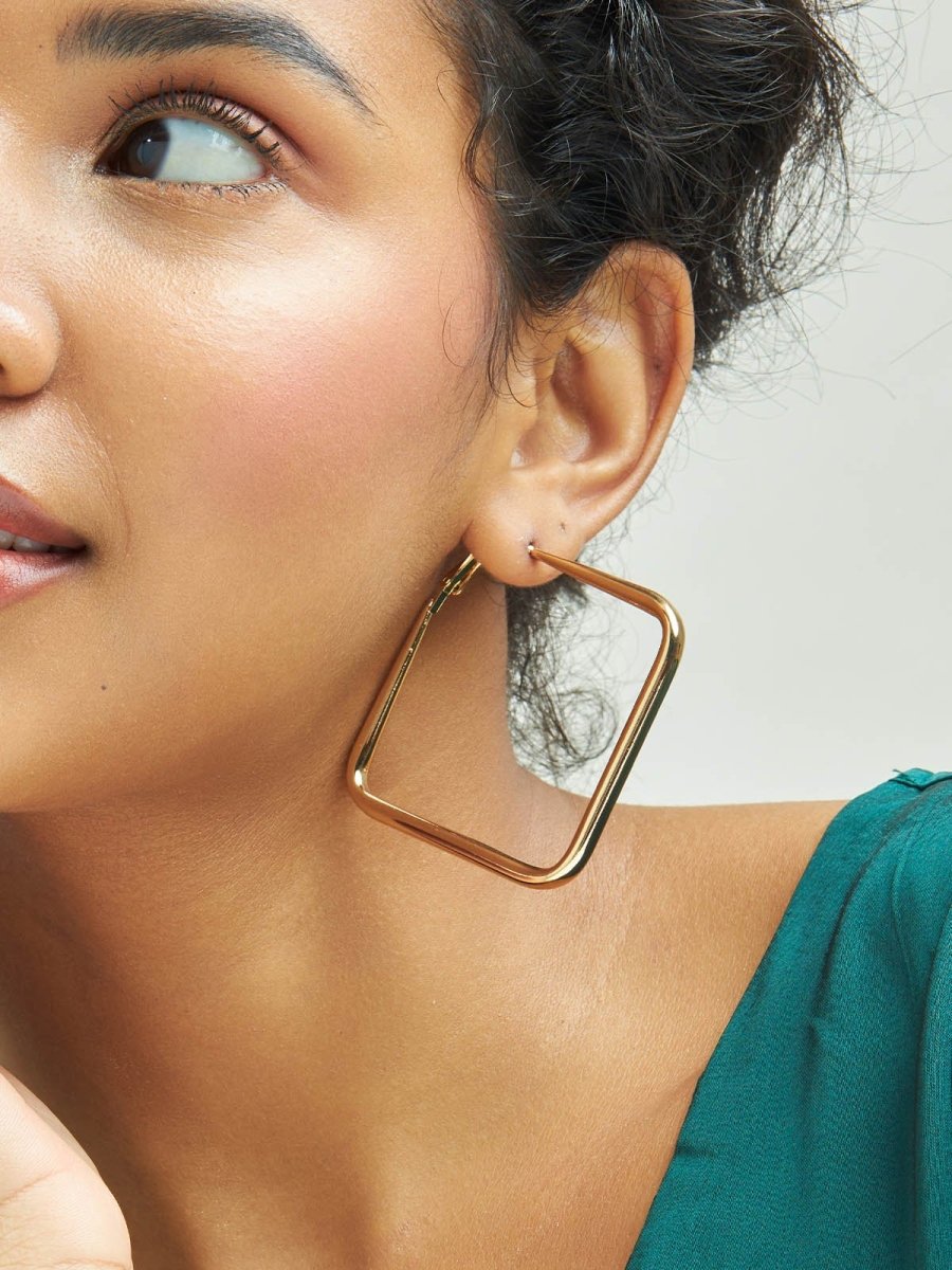 Beruzu Geometric Rectangular Gold Hoop Earrings with Tapered Design