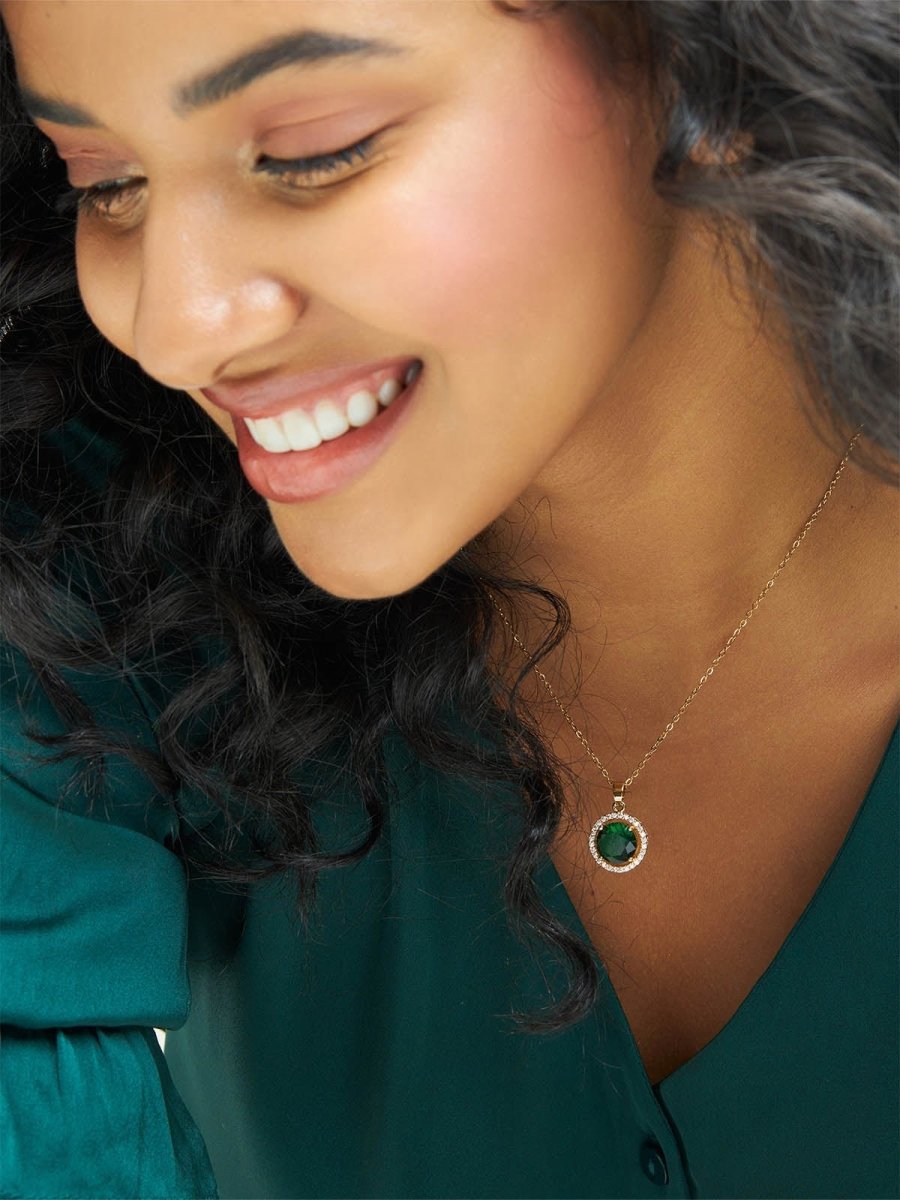 Beruzu - Gold Plated Necklace with Circular Pendant and Green Gemstone - Beruzu Fashion