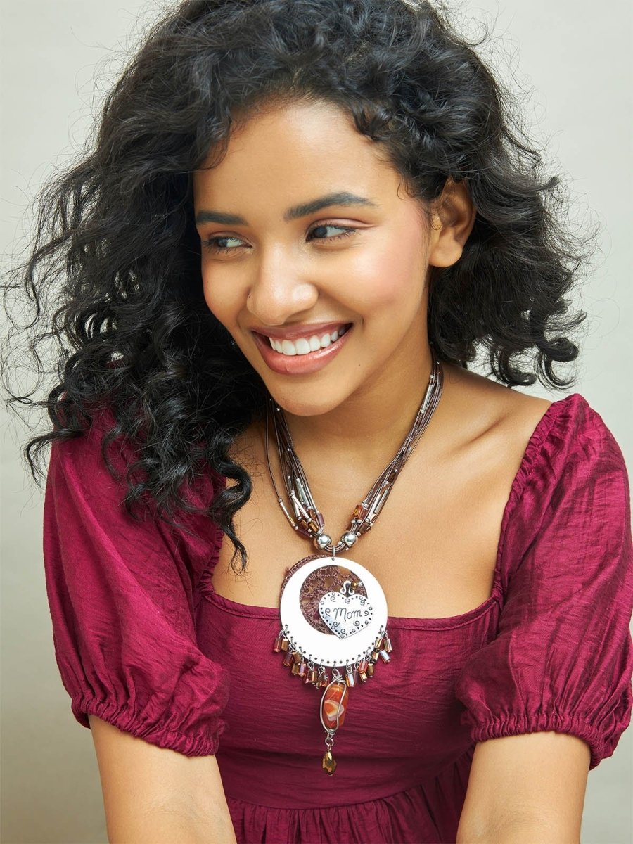 Beruzu - Intricate Fusion Threaded Wire Necklace with Artful Circle Pendant and Sandalstone Charm - Beruzu Fashion