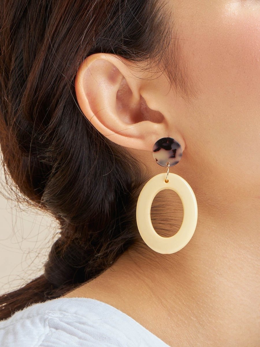 Beruzu - Marble-Inspired Circular Earrings with White Oval Drop