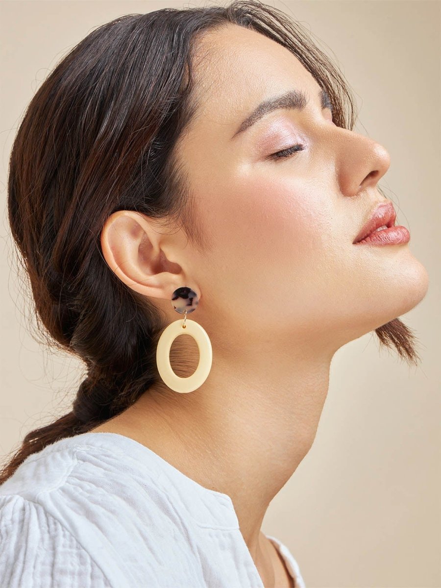 Beruzu - Marble-Inspired Circular Earrings with White Oval Drop