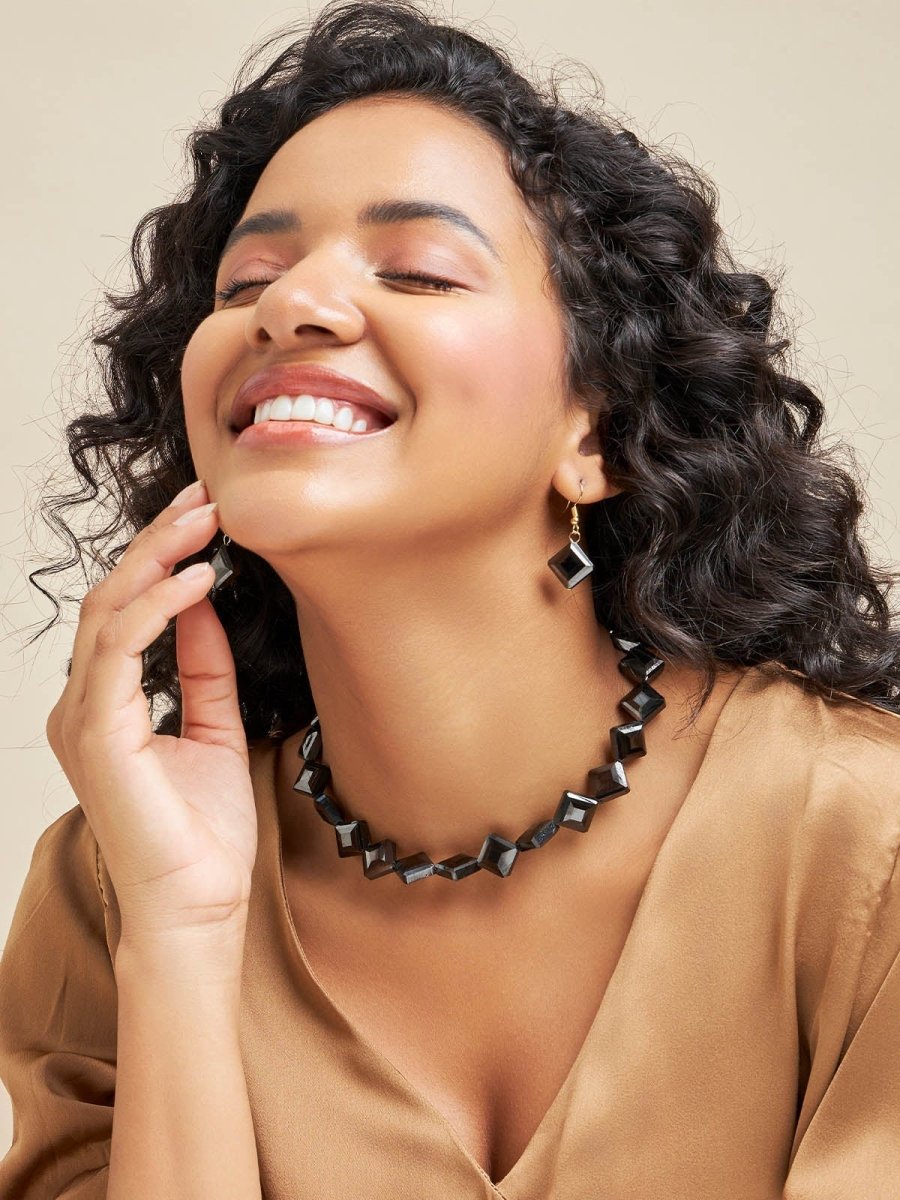 Beruzu - Matching Earring and Necklace Set with Black Diamond-Shaped Stones
