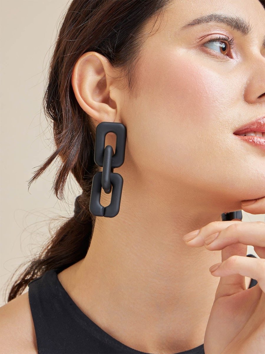 Beruzu - Modern Black Link Chain Earrings with Softened Rectangular Links