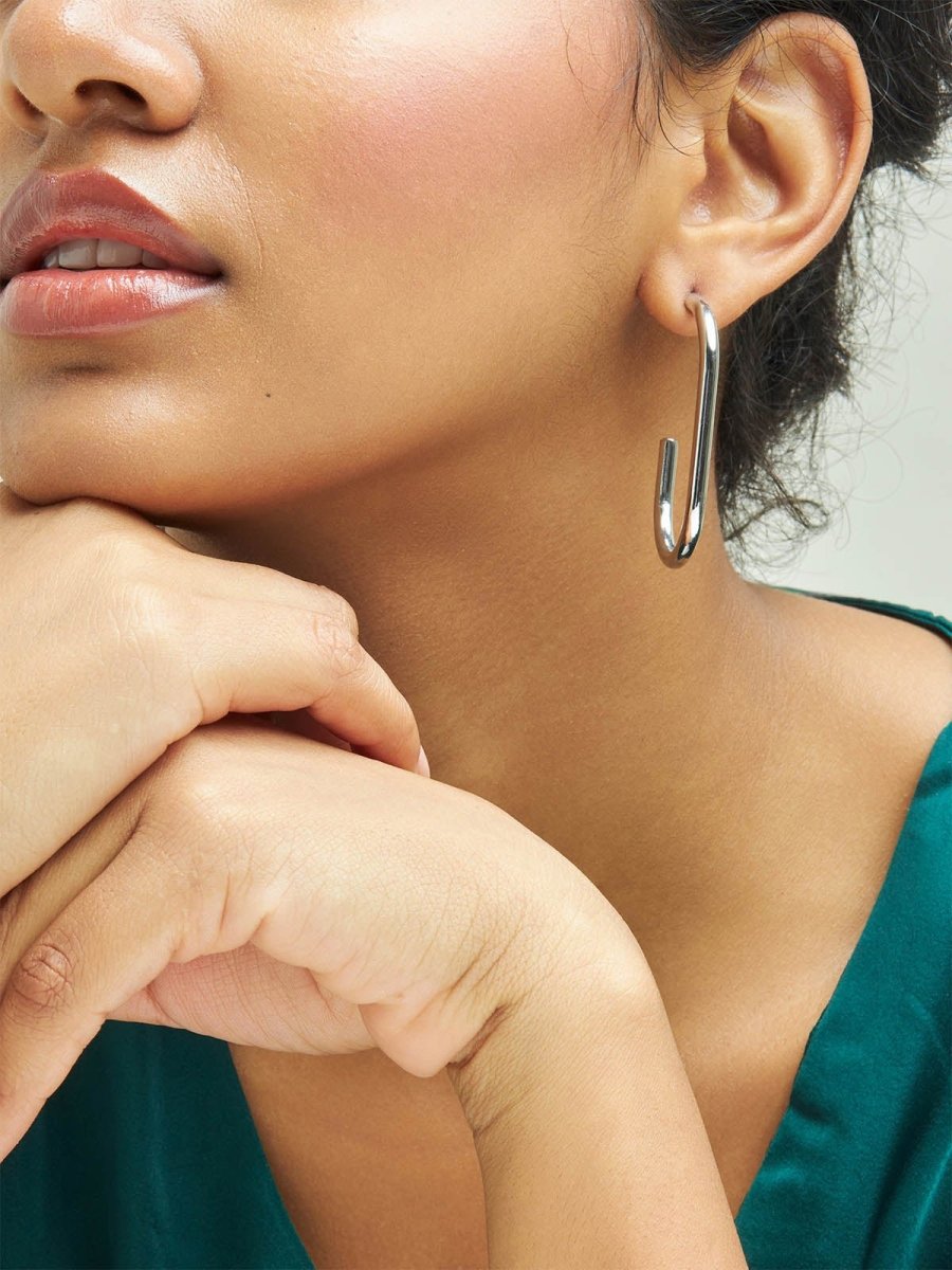 Beruzu - Modern Half-Oval Silver Hoop Earrings