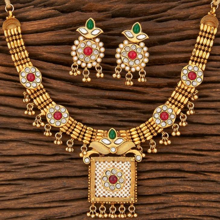 Beruzu - Antique Classic Necklace Set with Red and Green Stone - Beruzu