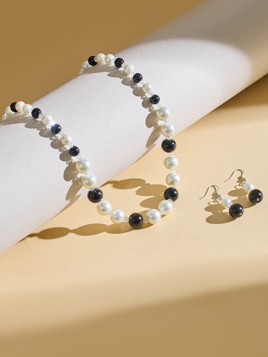 Beruzu - Black and White Artificial Pearl Earring and Necklace Set