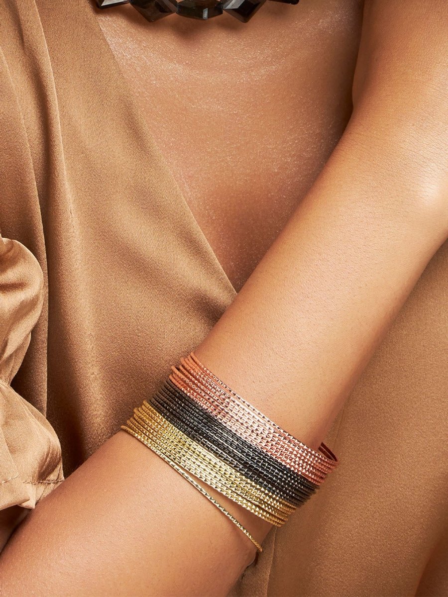 Beruzu - Elegant Tri-Tone Stackable Bangle Set in Gold, Black, and Rose Gold