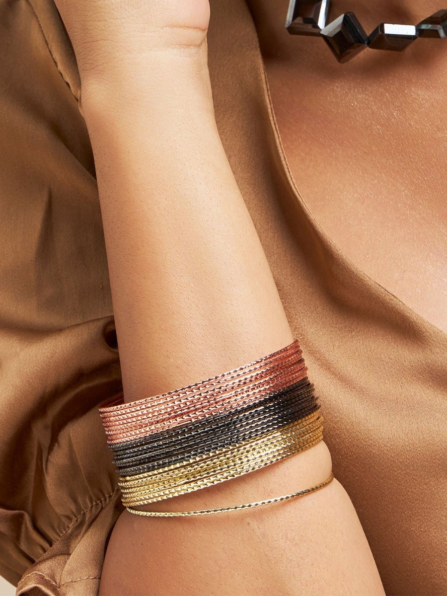 Beruzu - Elegant Tri-Tone Stackable Bangle Set in Gold, Black, and Rose Gold