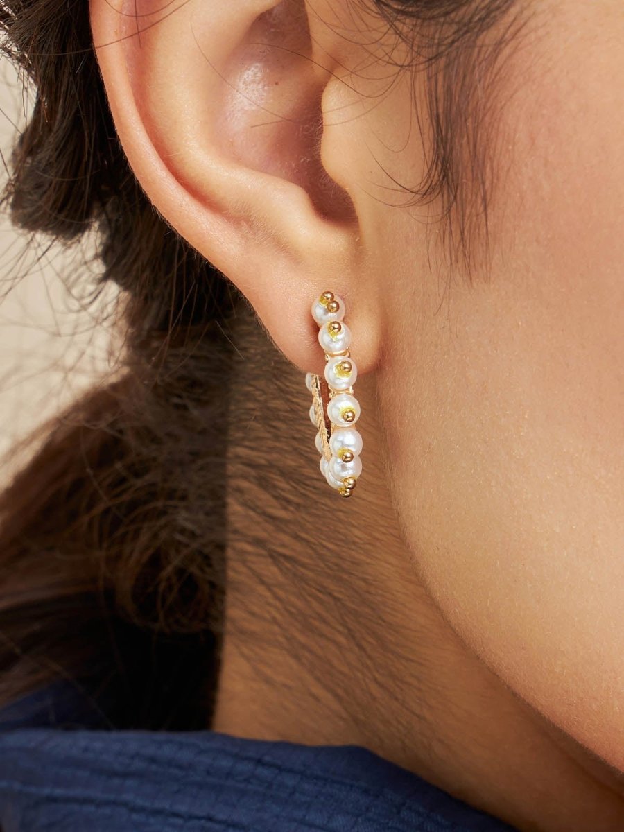 Beruzu - Elegant White Beaded Earrings with Gold-Plated Centerpiece - Beruzu Fashion