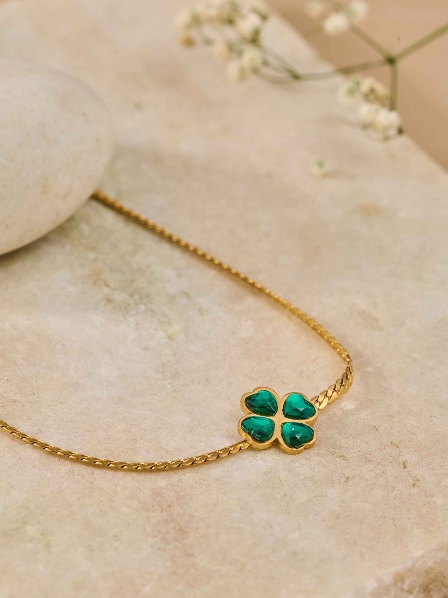 Beruzu Emerald Green Clover Necklace