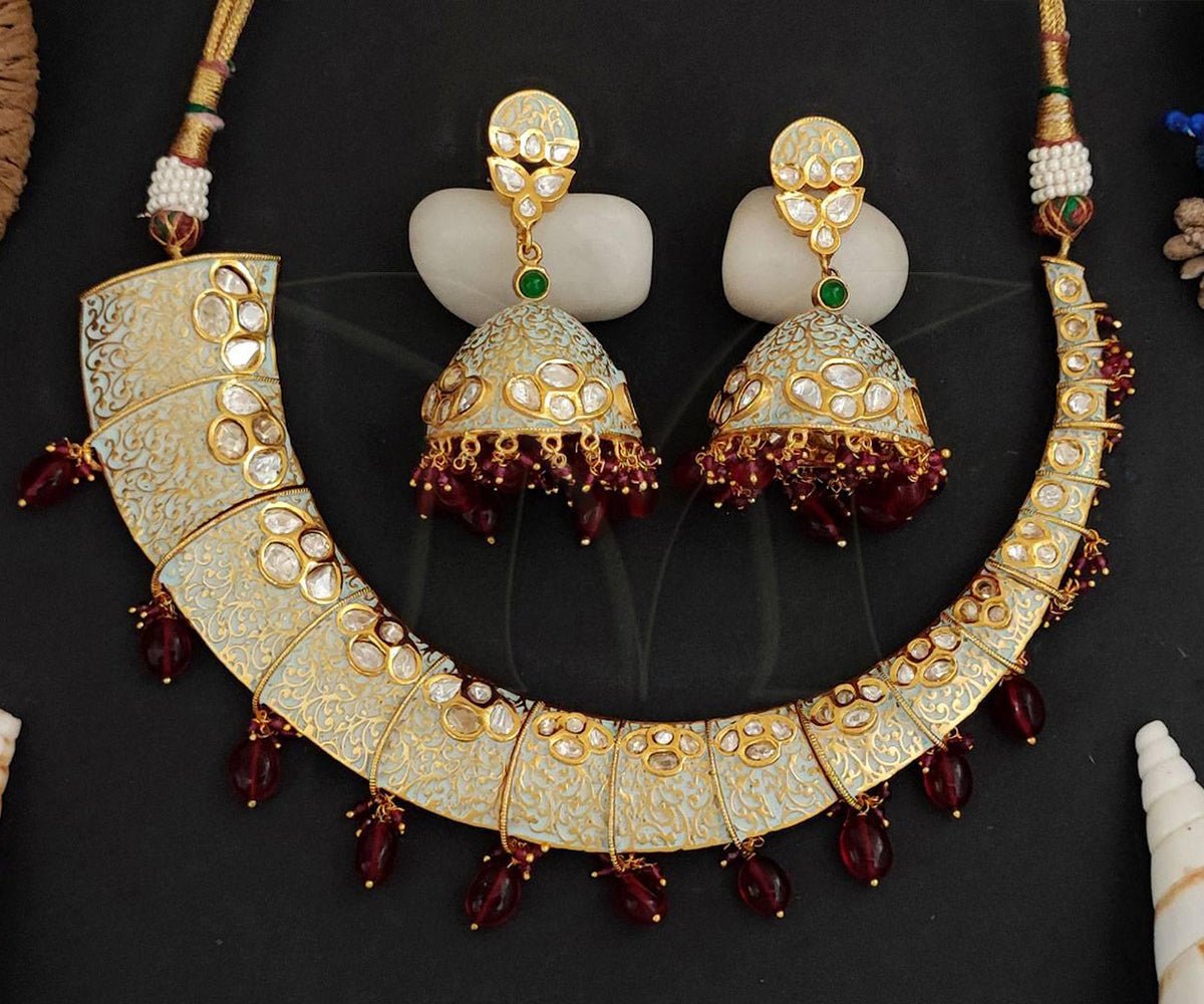 Beruzu - Exquisite Kundan Jewelry Set: Gold & Rich Red Elegance - Beruzu