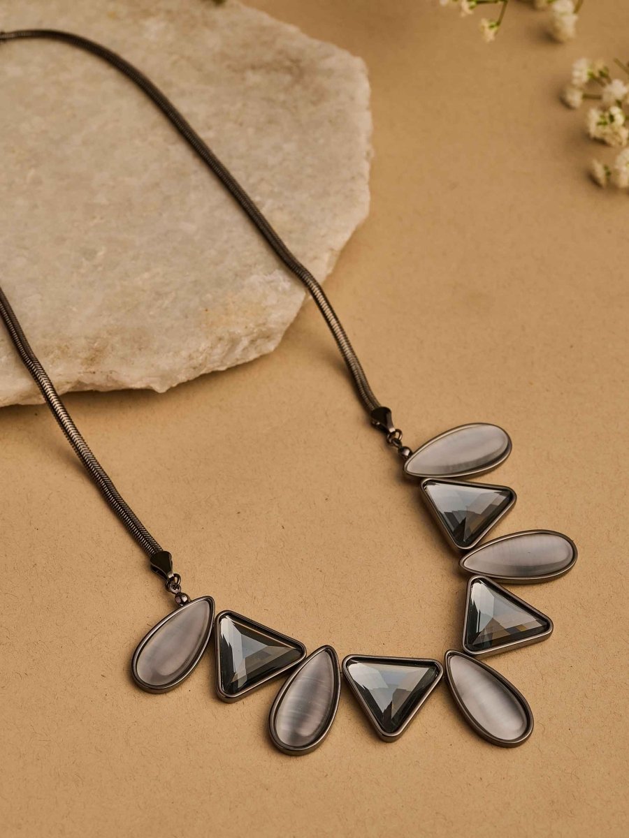 Beruzu Geometric Necklace with Teardrop and Triangle Stones - Beruzu