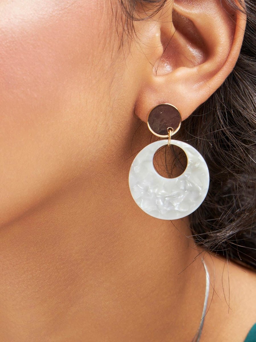 Beruzu - Gold Circular Earrings with Marble-Texured Acrylic Accents - Beruzu Fashion