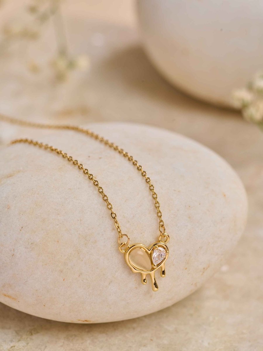 Beruzu Gold Dripping Heart Pendant Accent Necklace