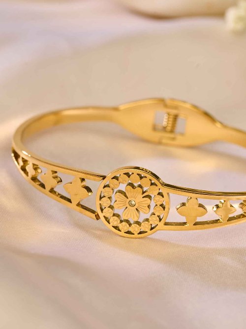 Beruzu Gold Floral Cutout Bangle Bracelet - Beruzu