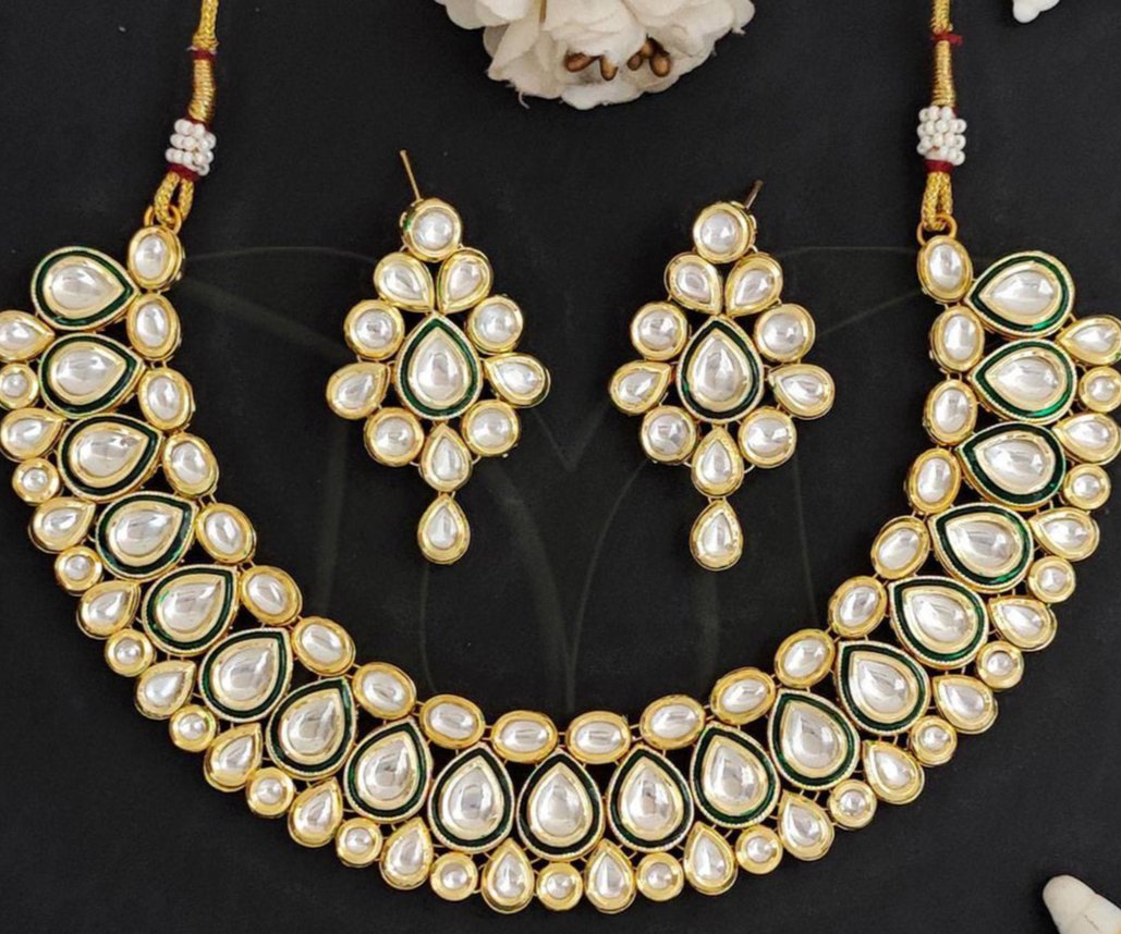 Beruzu - Gold Kundan Necklace Adorned with Radiant White Stones - Beruzu