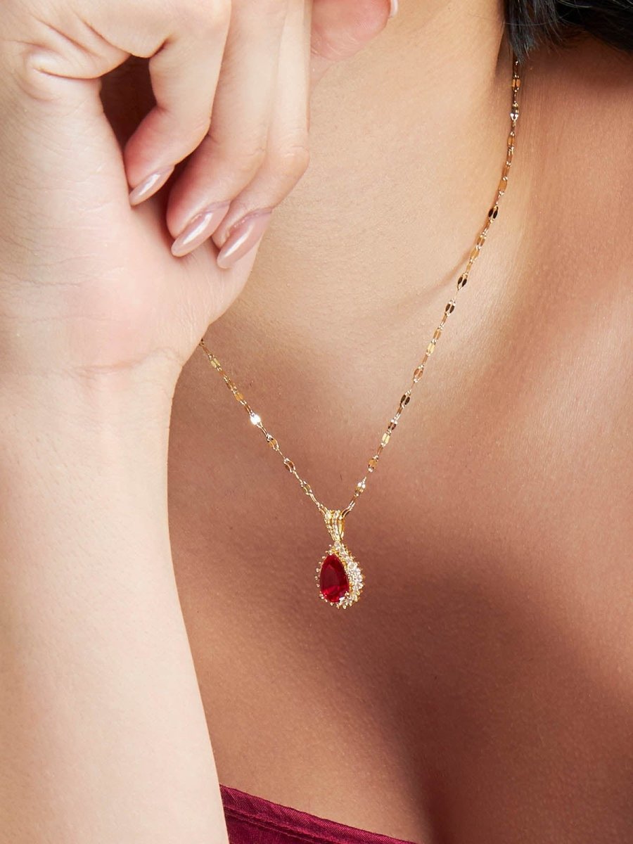 Beruzu - Gold Plated Twisted Chain Pendant with Large Red Gem - Beruzu Fashion