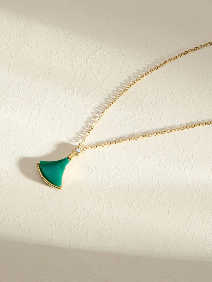 Beruzu - Golden Glow Oval Chain Pendant with Green Stone Embellishment