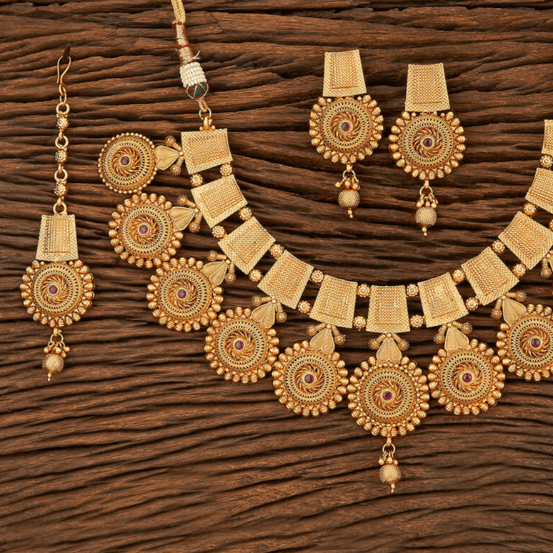 Beruzu - Intricate Coin Motifs and Embellished Drop Earrings Bridal Necklace Set - Beruzu