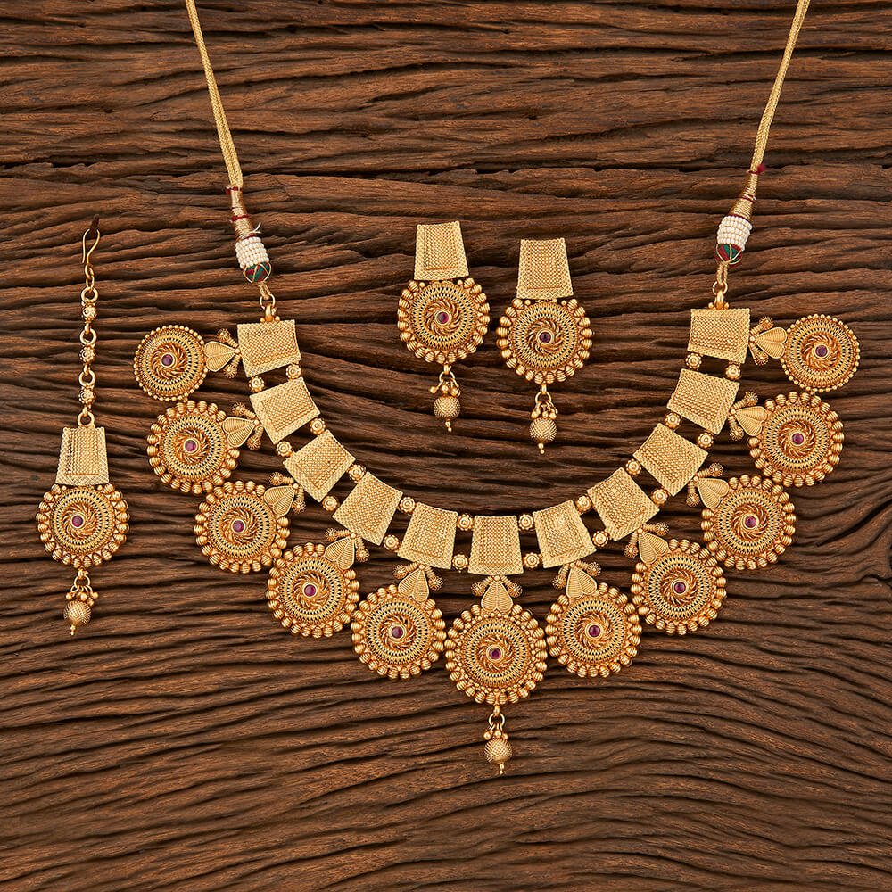 Beruzu - Intricate Coin Motifs and Embellished Drop Earrings Bridal Necklace Set - Beruzu