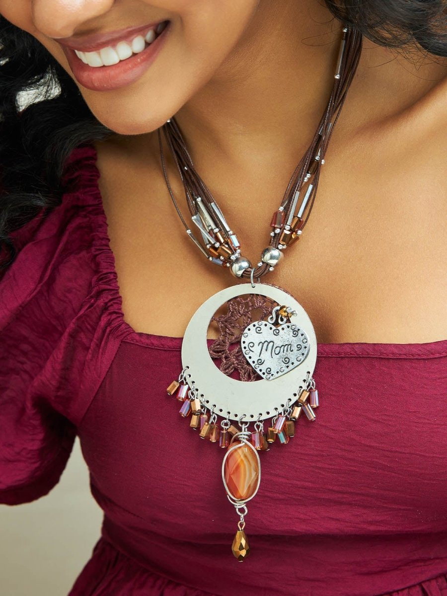 Beruzu - Intricate Fusion Threaded Wire Necklace with Artful Circle Pendant and Sandalstone Charm - Beruzu Fashion