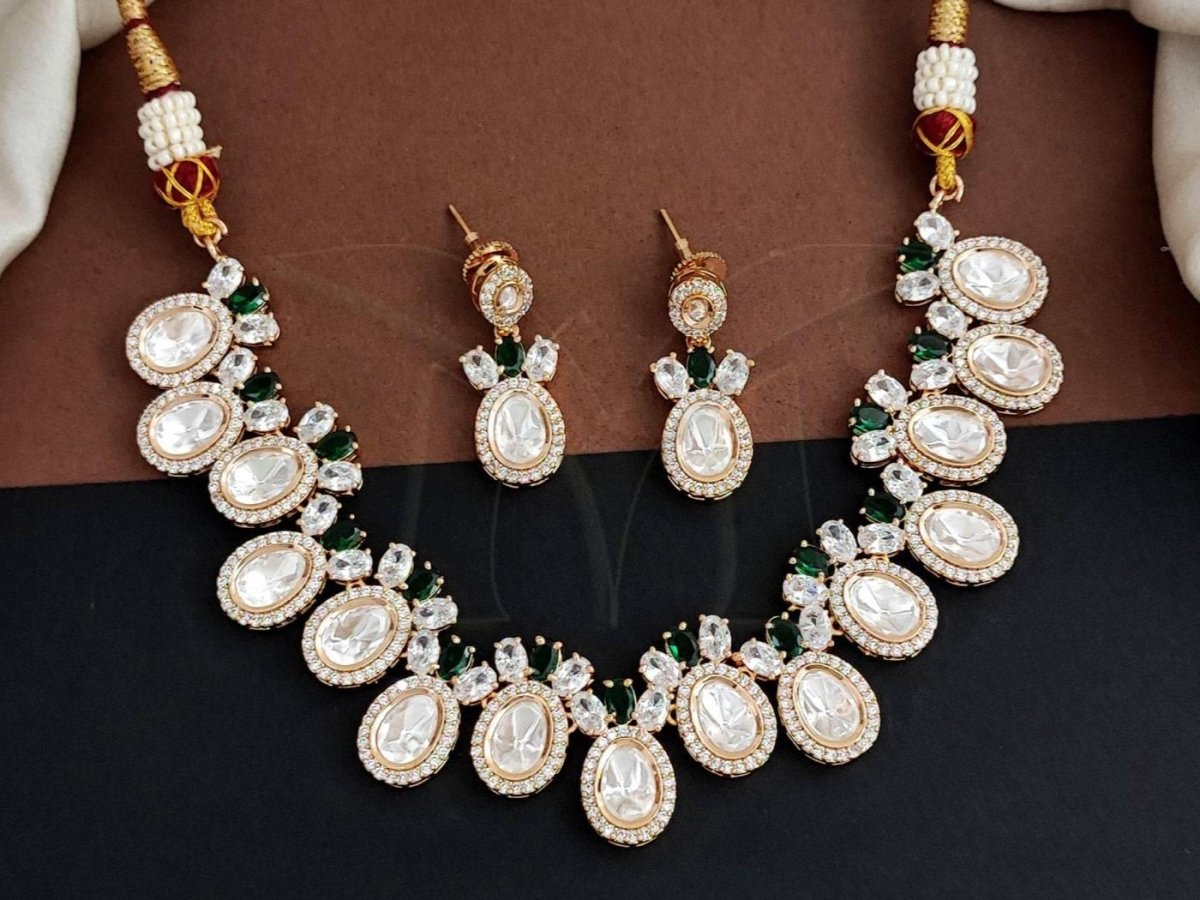 Beruzu - Kundan Necklace & Earrings Set with White Accents - Beruzu