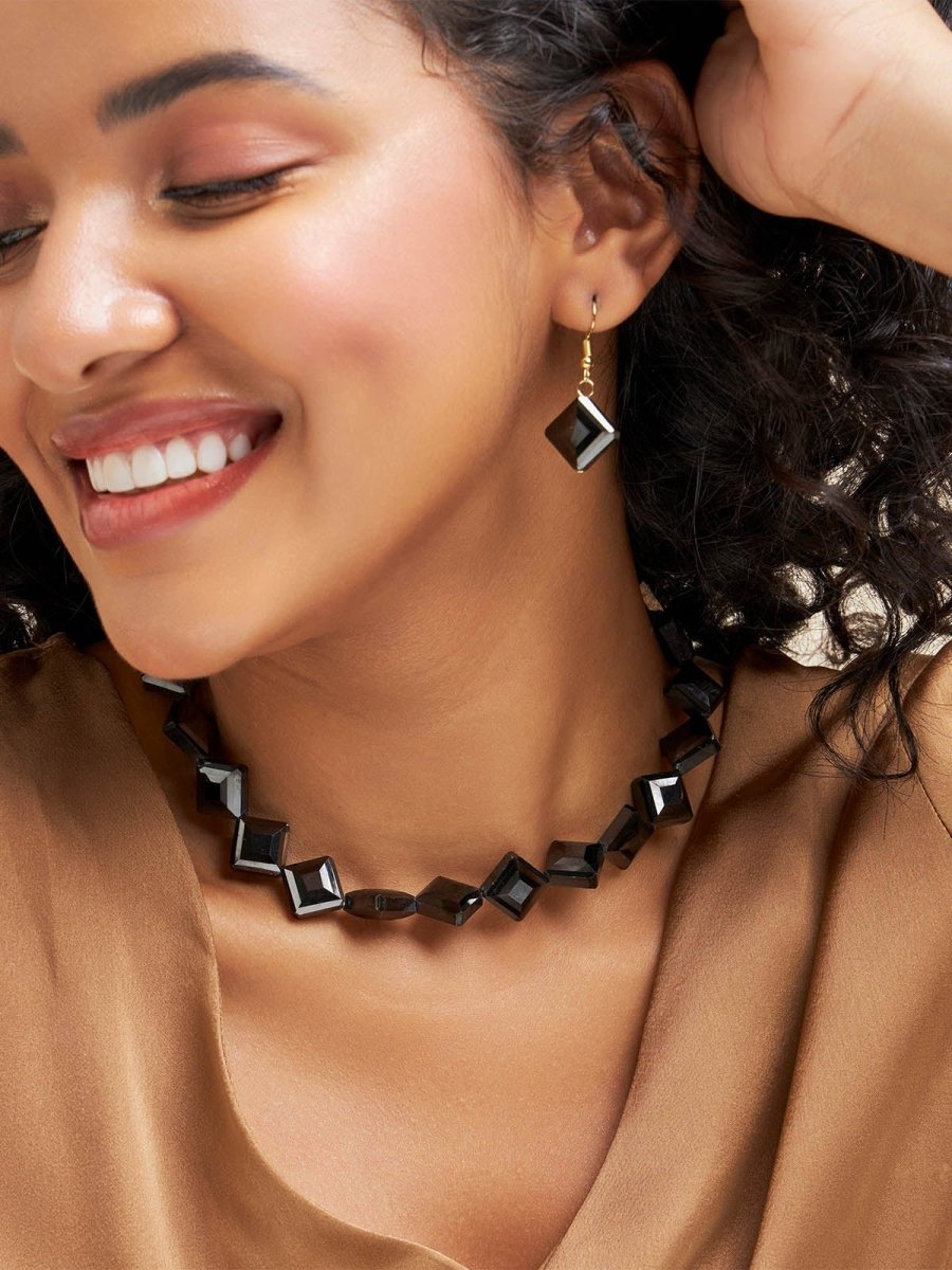 Beruzu - Matching Earring and Necklace Set with Black Diamond-Shaped Stones