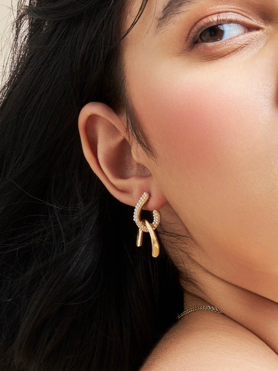 Beruzu - Modern Dual-Loop Gold Earrings with Pearl Embellishments - Beruzu Fashion