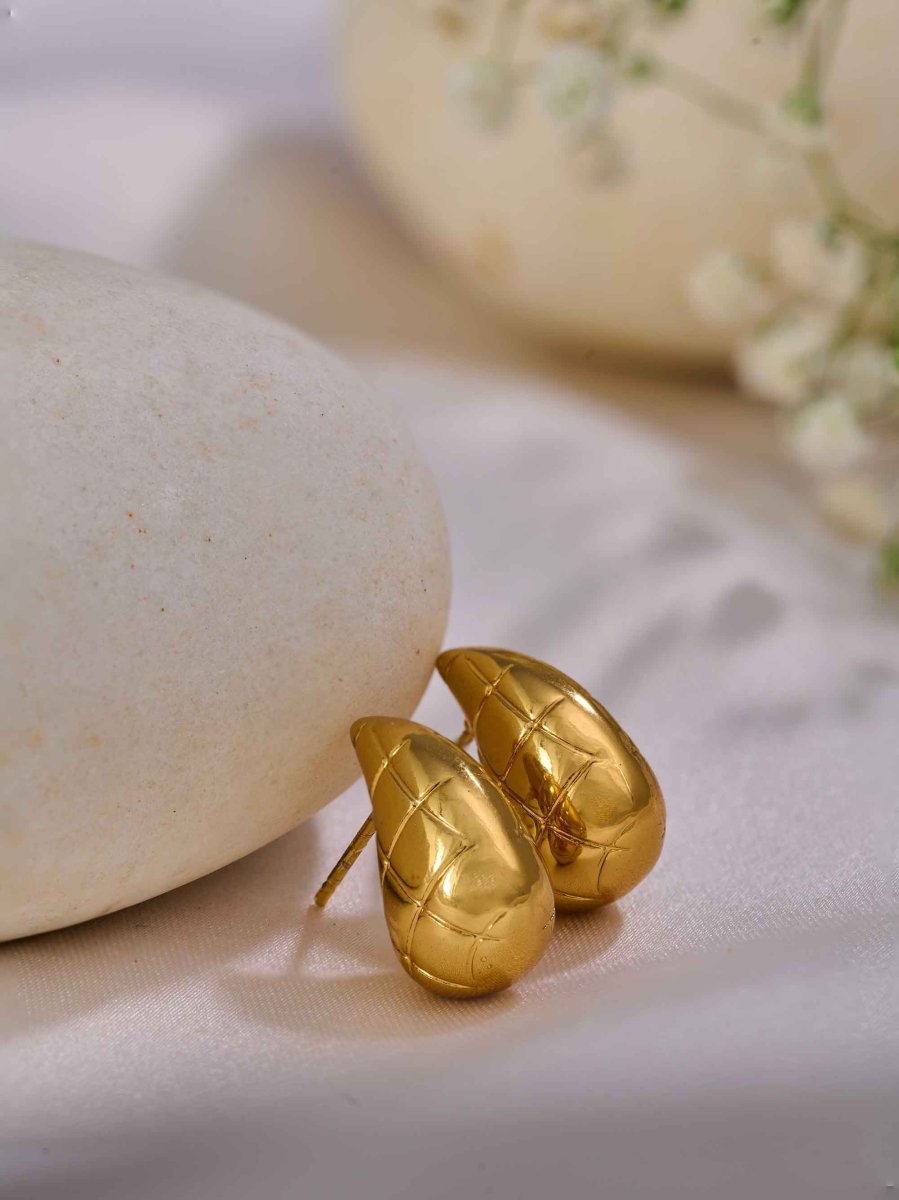 Beruzu Quilted Gold Drop Earrings - Beruzu