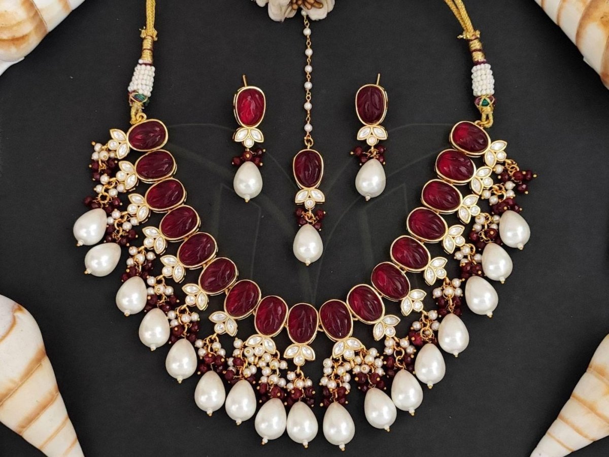 Beruzu - Radiant Necklace with Red Kundan Stones - Beruzu