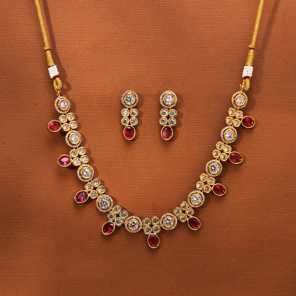 Beruzu - Regal Gold - Plated Necklace Set with Ruby Red and Sparkling Stones - Beruzu