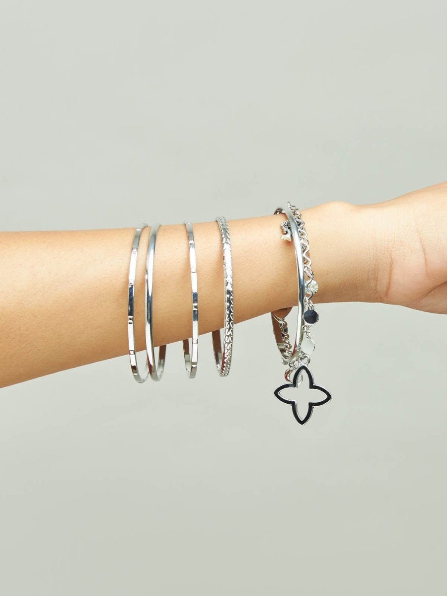 Beruzu - Silver Enchantment Bangle Set with Wave-Inspired Charm Details - Beruzu Fashion