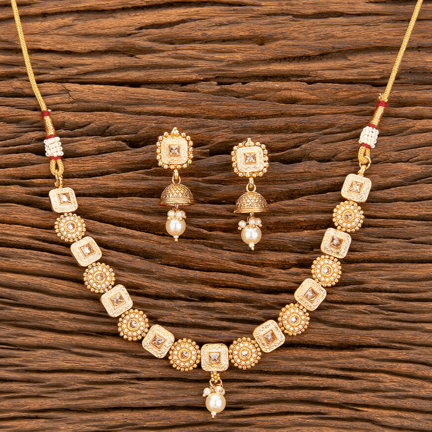 Beruzu - Square Motif Necklace Set with Kundan Accents and Pearl Drops Gold - Plated Set - Beruzu