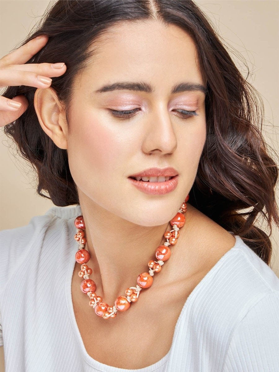 Beruzu - Sunlit Glow Elegant Threaded Necklace with Shiny Orange Beads - Beruzu Fashion