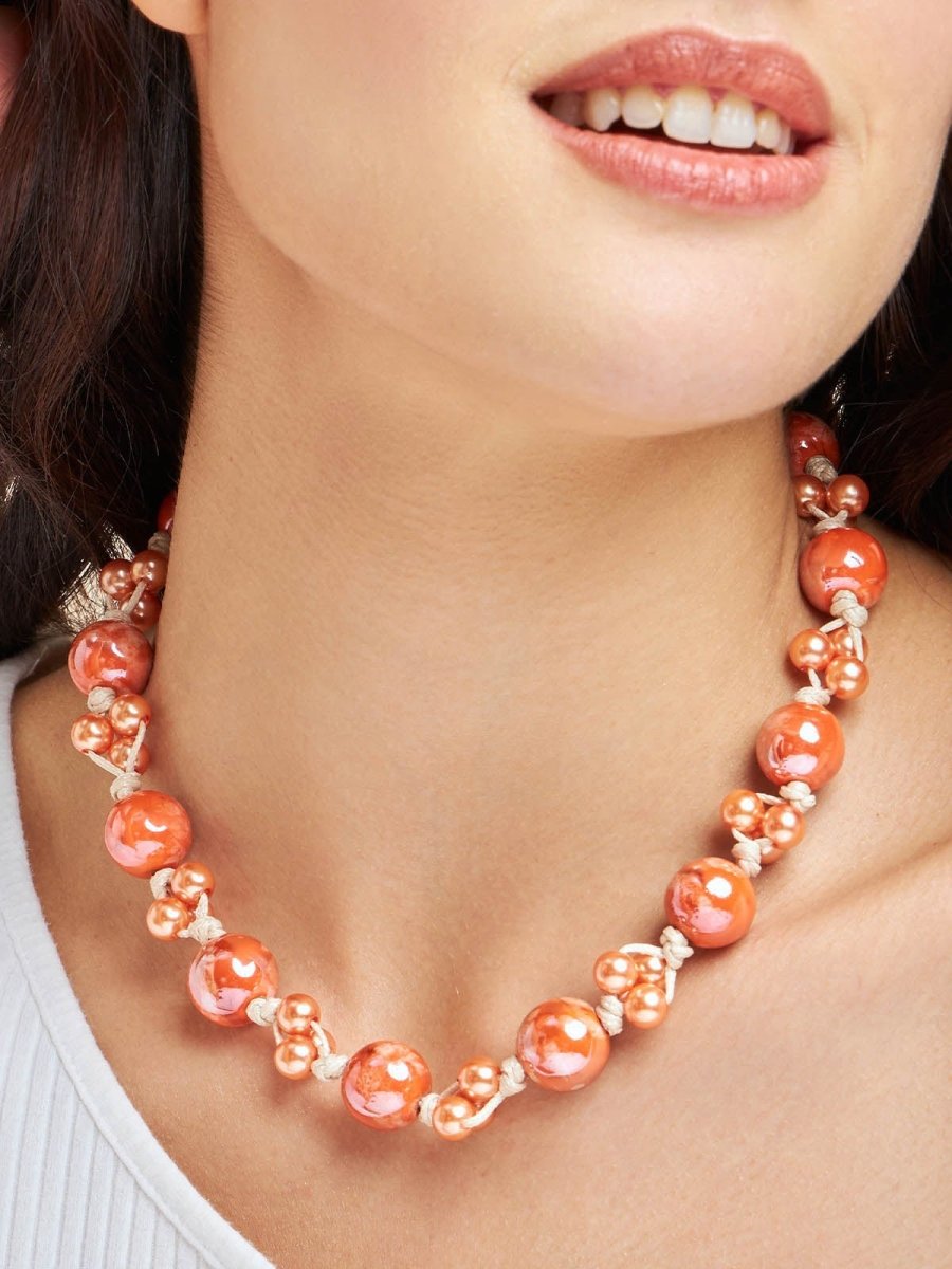 Beruzu - Sunlit Glow Elegant Threaded Necklace with Shiny Orange Beads - Beruzu Fashion