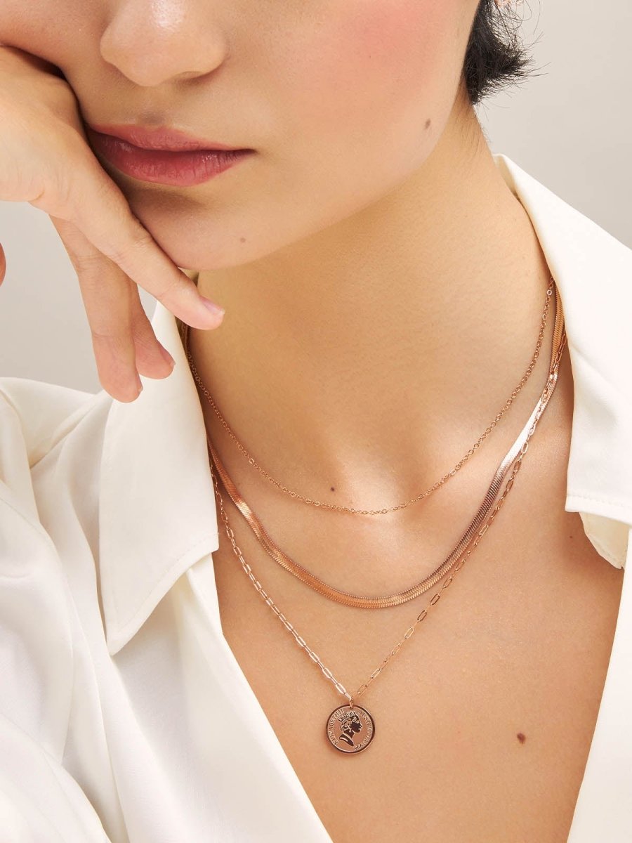 Beruzu - Triple-Layered Rose Gold Necklace with Black Enamel Artwork Pendant - Beruzu Fashion