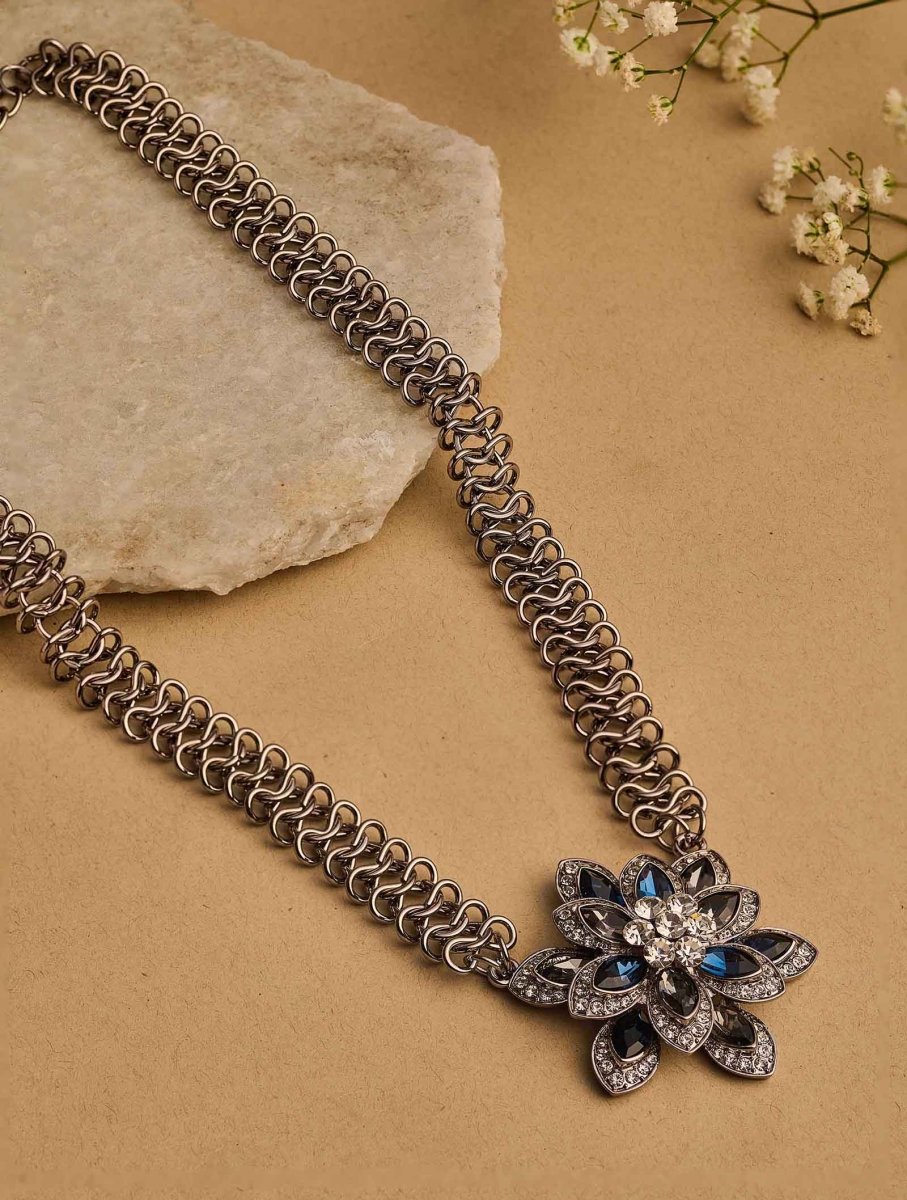 Beruzu Vintage Floral Necklace with Sapphire Accents - Beruzu