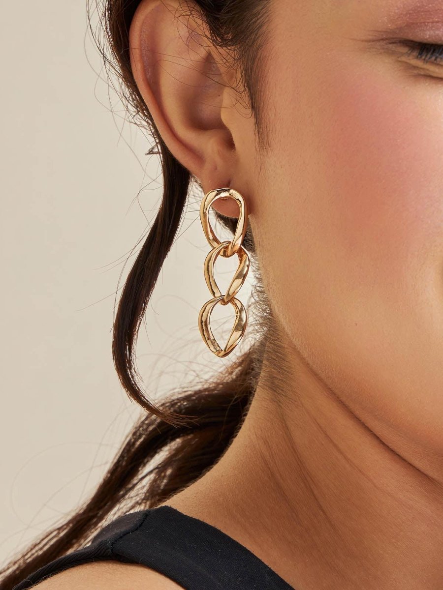 Beruzu - Western Elegance Twisted Link Chain Earrings in Silver and Gold - Beruzu Fashion