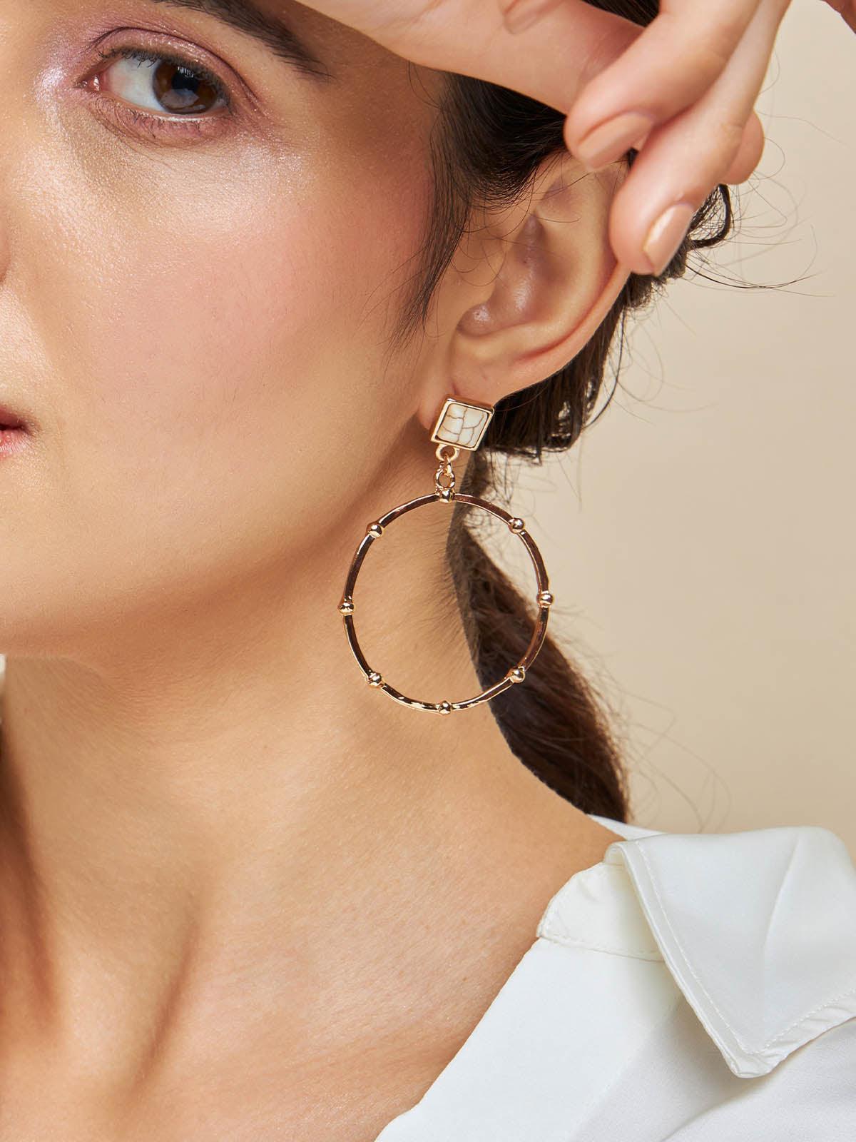 Beruzu - Western Elegance Marble-Accent Hoop Earrings in Gold with Black or White Options - Beruzu Fashion