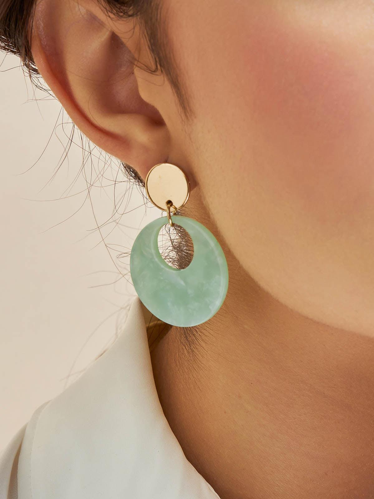 Beruzu - Gold Circular Earrings with Marble-Texured Acrylic Accents - Beruzu Fashion